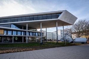  Die Lichtdächer der Uni-Bibliothek waren nicht mehr dicht und mussten saniert werden. 