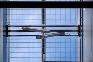  Der Dopelklappenlüfter Phönix für den Einbau von Lichtdächern. 