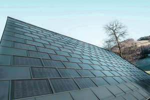  Mit Solardachplatten kann man eigenen Strom produzieren. 