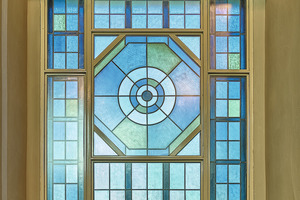  Insgesamt fertigte Bleiglasmeister Reik Buhlig 65 Fenster für die Synagoge. Nur wenige Firmen verfügen über das dafür nötige Fachwissen. 