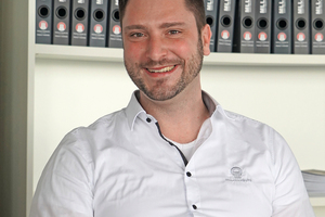  Daniel Laurich, B.A., ist als Prokurist, Vertriebs- und Personalleiter tätig und wurde als Mitgründer von MLL-Pulverbeschichtung auch Mit-Gesellschafter. 
