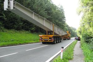  Wenn Stahlträger mit einer ­Länge von 22 Metern ­transportiert werden müssen, braucht es Sondertransporte. 