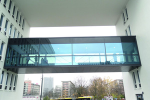  Die Glasbrücke vom technischen Rathaus in Chemnitz stammt von Wirth Metallbau. 