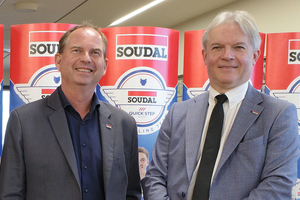  v.l.: Harald Lüdtke, Geschäftsführer Soudal Deutschland und Regional Director Central Europe, und Luc Thys, Group Director Marketing. 