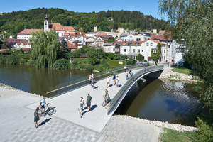  J2M Mayr Metz Architekten Part haben das barrierefreie Bauwerk in den städtischen Kontext integriert. 