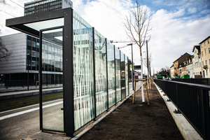  Aus der Werkstatt von Holl Stahlbau: Die Staßenbahn-Haltestellen in der Kriegsstraße in Karlsruhe. 