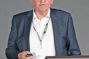  Prof. Winfried Heusler zeigte auf, wie sich Nachhaltigkeit in der Fenster- und Fassadenbranche konkretisieren lässt. 