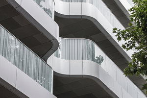  Huyssen Quartier Essen: hier wurde das GM Railing Modul von Glas Marte eingebaut; auf die gebogenen Glasgeländer wurden per Siebdruck Streifen aufgebracht. 