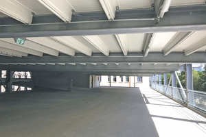  Auch nach vielen Jahren der Nutzung sind die Parkhausdeckenträger wegen der Feuerverzinkung korrosionsfrei. 