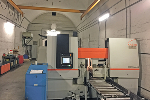 Im historischen Gewölbekeller arbeitet einer der Bandsägeautomaten KASTOtec A 4. 