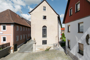  Die Alte Brauerei in Untersteinbach wurde in ein modernes Wohn- und Bürogebäude umgewandelt.  