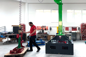  Der mobile Hallen­schwenkkran UPMC240 hat eine Tragkraft von 240 kg. 