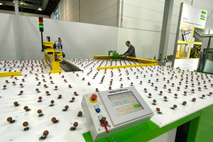  Die neue ReUse- und Recycling-Maschine IG2-Pieces hat Hegla auf der glasstec vorgeführt. 