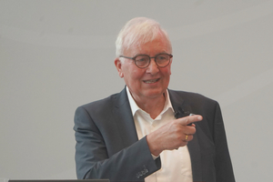  Prof. Dr.-Ing. Winfried Heusler, kommissarischer Leiter des ift Rosenheim. 