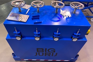  Die neue Big-Jurij-Allroundmaschine fürs Richten von Stahl in allen gängigen Geometrien. 