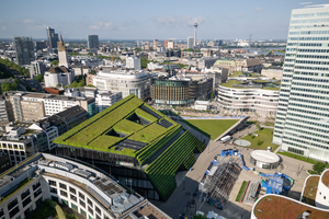  Der Kö-Bogen II: Ingenhoven Architects hat die Symbiose aus Natur und Architektur am Gustav-Gründgens-Platz in Düsseldorf entworfen. 