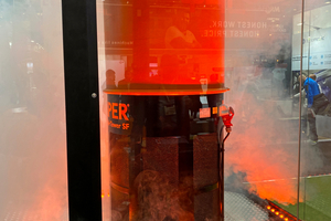  Die Absaugleistung der neuen Hallenlüftung wird am Nebel-Experiment deutlich und hat manchen Besucher zum Staunen gebracht. 