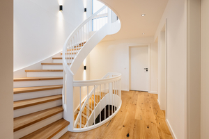  Die Holzmanufaktur Ballert hat diese Treppe gefertigt. 