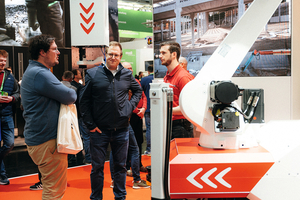  Für Live-Demonstrationen bringt fischer den Bauroboter BauBot mit auf die BAU. Neuheiten können Besucher in einem Testbereich ausprobieren. 