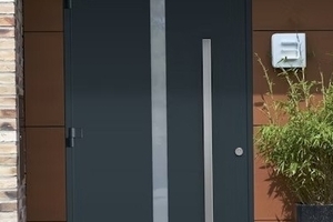  Die Alu-Haustüren sind bis zu 500 mm Wasserstand hochwasserbeständig. 
