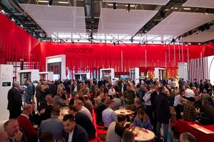  Der gemeinsame Messestand von Wicona und Hueck war durchgängig sehr gut besucht. Im Zentrum stand die Erweiterung des Systems New Generation (NG).
 