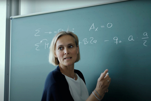  Prof. Dr.-Ing. Isabelle Simons leitet den Studiengang Fassadentechnik. 