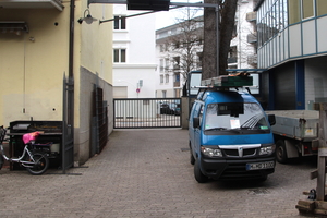  Mit dem kleinen Stadtauto lassen sich die Wartungsarbeiten auf ­öffentlichen Spielplätzen erledigen. 