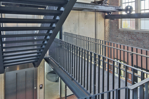  Janssen Metallbau fertigte und montierte diese Treppe im Zuge der Sanierung des alten Wasserwerks Willich. 