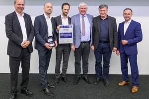  Preisträger Hochbau v.l.: Georg Matzner (GF Stahlbauverband), Matthias Csendes, Markus Zebinger, Peter Zeman und Stanislaus Schmid (Zeman-Gruppe), Arno Sorger (Präsident Stahlbauverband). 