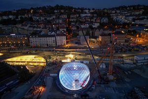  Das Eingangsportal zur Bahnsteighalle des künftigen Stuttgarter Hauptbahnhofs ist fertiggestellt. 