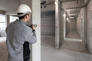  Der Laser-Entfernungsmesser LD 530 BT misst bis zu 200 Meter im Innen- und Außenbereich. 