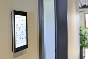  Das Green Steel Home ist durch eine intelligente KNX-Steuerung als Smart Home eingerichtet. 