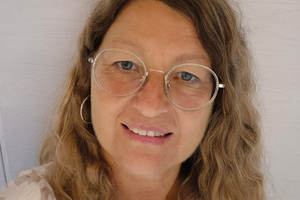  Ausgebildet als Diplom-Handelslehrerin und Wirtschaftspädagogin unterrichtet Josefine Neumaier an der Techniker Schule München. 