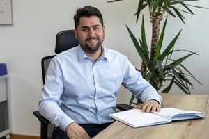  Der 38-jährige Daniel Plank führt seit 2021 den Betrieb mit 60 Mitarbeitenden. 