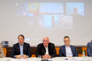  Bei der Pressekonferenz informierte der Vorstandsvorsitzende Oskar Anders (l.), dass sich "das ift in der Rückschau auf 2024 und mit Blick auf 2025 in geordneten Verhältnissen" befindet.
 