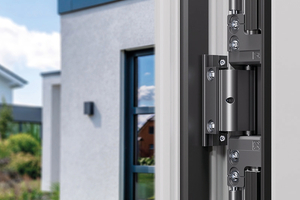  Das neue Hahn VL-Band G wird besonders an Türen im privaten Hausbau eingesetzt. 