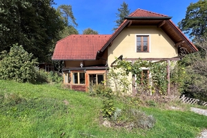  Die Bauherrenfamilie hat den Weg eines respektvollen Umgangs mit dem Bestand und den vorhandenen Ressourcen gewählt. 