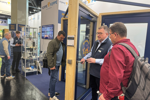  Auf der Messe gezeigt: Hochsicherheitstüren und - fenster bis Widerstandsklasse RC6 und Durchschusshemmung FB7 in Verbindung mit Brandschutz. 