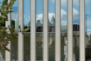  Die Stahlprofile forster thermfix vario tragen schwergewichtige grossformatige Verglasungen. 
