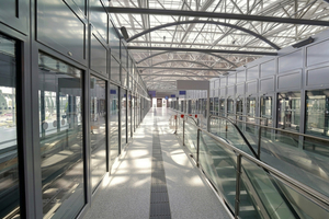  Blick in eine der Stationen des Personen-Transport-Systems (PTS) von innen. 