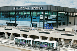  Blick auf die Check-in-Halle von Terminal3 am Flughafen Frankfurt. 