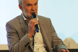  Adolf Pohn, Eigentümer von GIG, fordert mehr Initiativgeist vonseiten der Metallbauer in Sachen KI. Er stellte fest: „In drei bis fünf Jahren sind wir Lichtjahre hinterher. Wenn wir Leute einsparen, dann sind das die Mitarbeiter, die wir wegen Fachkräftemangel sowieso nicht rekrutieren können.“ 
