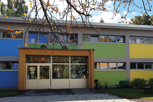  Vorher: Der Kindergarten in Chemitz brauchte eine zweite Brandschutztüre für den Eingang. 
