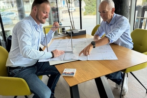  Projektverantwortliche: Elmar Rastner, Head of Key Account Management Europe bei Swisspacer, mit Josef Blasbichler, Geschäftsführer von Vitralux. 