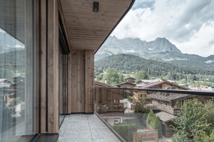  Der Warme Kante-Abstandhalter Swisspacer Ultimate minimiert Wärmeverluste am Glasrand und leistet so einen wichtigen Beitrag zur Gesamtenergieeffizienz des Gebäudes. 