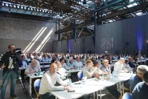  Rund 430 Teilnehmer waren zum VFF-Kongress in die Göttinger Lokhalle gekommen. 
