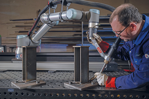  Praktische Funktionen wie Quick-Points und Smart-Copy machen das Teachen des Bauteils nochmals deutlich einfacher und effizienter. 