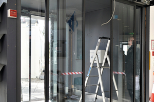  ... oder Türen und Fenster verarbeiten, sollten deshalb beginnen, die neuen Pflichten der EU-Maschinenverordnung umzusetzen. 