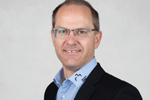  Mathias Hächler, Präsident der Grundbildungs­kommission Metaltec Suisse über die Reform: Statt Fachkunde stehen Praxisbeispiele im Vordergrund. 