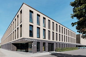  Polizeigebäude sind typische Referenzen von Sälzer in Marburg. Die Schüco-Tochter ist auf Sicherheits- und Hochsicherheitstechnik spezialisiert. 